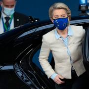 EU-kommissionens ordförande Ursula von der Leyen anländer till mötet.