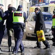 En NMR-medlem grips av polis i samband med en demonstration i centrala Jönköping. Arkivbild från 2018.