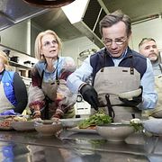 Finansminister Elisabeth Svantesson och Moderaternas statsminister Ulf Kristersson besöker Göstas Fisk och Skaldjur på Smögen.