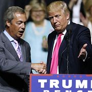 Nigel Farage och Donald Trump på ett gemensamt valmöte.