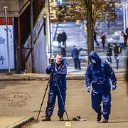 Polisens tekniker undersöker på Garvargatan i Södertälje