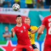 Lewandowski i förra sommarens EM-möte med Sverige. 