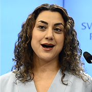 Socialdemokraternas trafikpolitiska talesperson Aylin Nouri (S) till vänster.