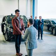 Johan Floderus och Johnathan von Fürstenmühl under frieriet på Arlanda