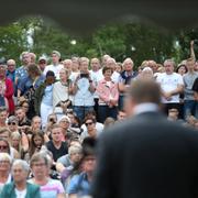 Löfven håller sitt tal i Mullsjö.