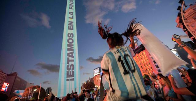 Argentinska fans i Buenos Aires, en dag innan finalen. Matilde Campodonico / AP