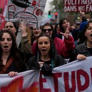 Demonstranter i Paris.  Thibault Camus / AP