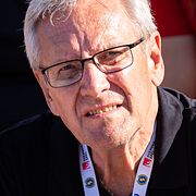 Hans Chrunak där han trivdes som bäst – på en simtävling.
