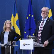 Skolminister Lotta Edholm och utbildningsminister Johan Pehrson, (båda L) 