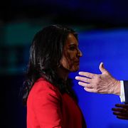 Gabbard och Trump i oktober 2024.