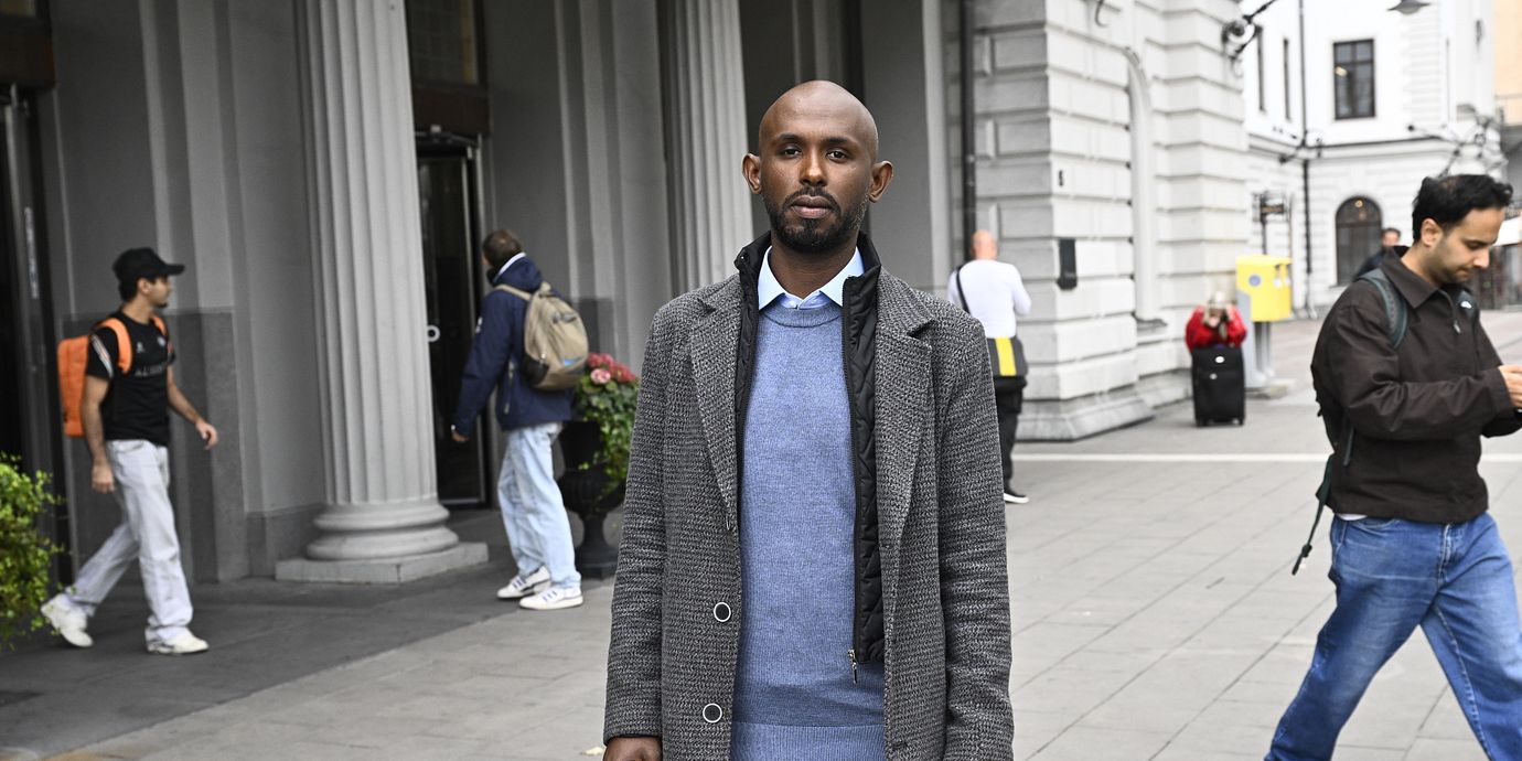 Polisen utreder misstänkt valfusk med kopplingar till omständigheterna kring hur V-politikern Mohamed Abdukardir Ali kryssades in i riksdagen.