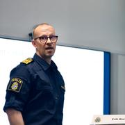 Erik Borendal från Nationellt forensiskt centrum och Niclas Andersson från Noa presenterar nyheten.