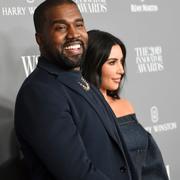 Kanye West på gala med sin fru Kim Kardashian West.