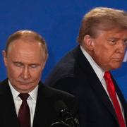 Donald Trump och Vladimir Putin under pressträffen