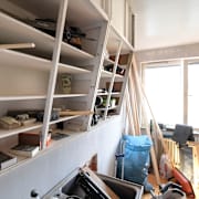 Rivningar och onödiga lägenhetsrenoveringar gör att material går till spillo. Bilden visar restaurering av ett originalkök från 1942. 