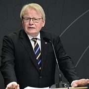 Peter Hultqvist (S).