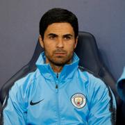 Mikel Arteta i Manchester City-färger.