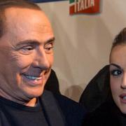 Silvio Berlusconi med flickvännen Francesca Pascale i november förra året.