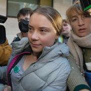 Greta Thunberg anländer till Westminster Magistrates Court i London