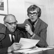Treholt till höger, bild från 1973. 