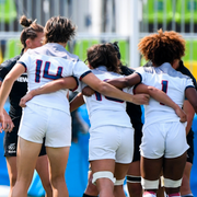 Internationella rugbyförbundets ordförande Brett Gosper och franska landslaget i rugby/Illustrationsbild.