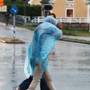 Ett massivt oväder med regn och åska i Motala förra året. Arkivbild.