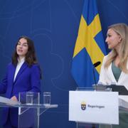 Klimat- och miljöminister Romina Pourmokhtari (L), Energi- och näringsminister samt vice statsminister Ebba Busch (KD). Med på pressträffen är även finansminister Elisabeth Svantesson (M) och SD:s miljöpolitiska talesperson Martin Kinnunen.