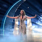 Delta Goodrem som representerar Australien med bidraget ”Eclipse”.