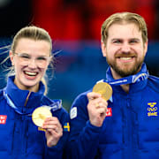 Isabella Wranå och Rasmus Wranå med sina guldmedaljer. 