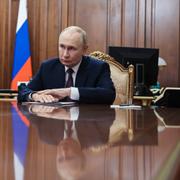 Putin på ett av sina kontor.