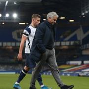 José Mourinho tillsammans med spelaren Toby Alderweireld. 