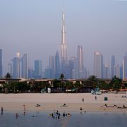 Lyx på rea när kassaflödet sinar i Dubai