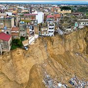 I början av året drabbades staden Niscemi på Sicilien av ett dramatiskt jordskred.