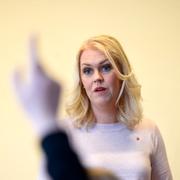Lena Hallengren, barn-, äldre- och jämställdhets­minister, (S) håller pressträff om att barnkonventionen blir svensk lag.