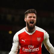 Olivier Giroud jublar efter sitt mål.