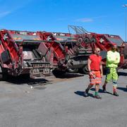 Stockholms sopåkare gick ut i vild strejk för att protestera mot det nya lönesystemet som arbetsgivaren Reno Norden vill införa.