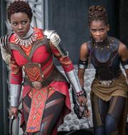 Lupita Nyong’o och Letitia Wright i Marvels ”Black panther”.  Matt Kennedy / TT NYHETSBYRÅN