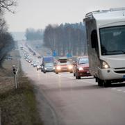 Påsktrafik på E18 mellan Enköping och Humelsta på skärtorsdagen. Arkivbild.