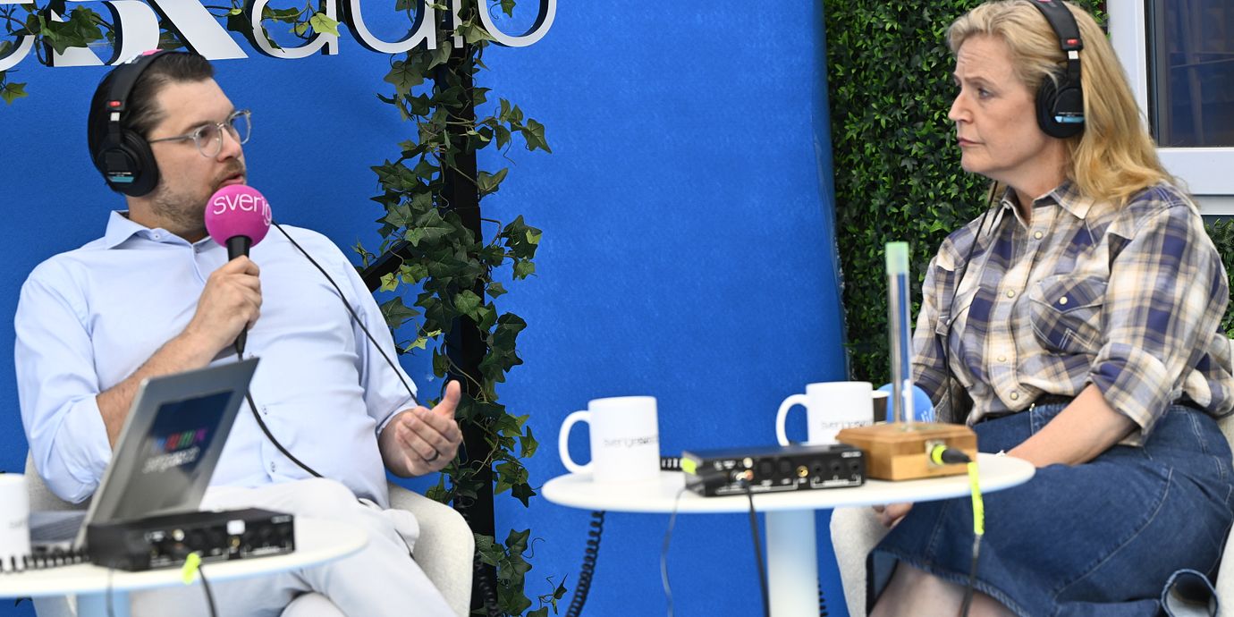 Sverigedemokraternas partiledare Jimmie Åkesson och Centerpartiets partiledare Elisabeth Thand Ringqvist under Almedalsveckan.