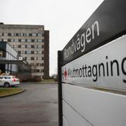 Flickan fördes till Östra sjukhuset i Göteborg.