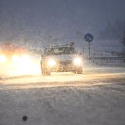 Arkiv. Halt och snöigt i trafiken. 