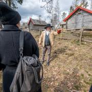 Vikingahövdingen Oddvar Lönnerkrantz vid tingsrättens besök i april.