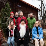 Sarah Rhodin, Johan Glans, Babben Larsson, Joel Adolfsson, Bibi Lenhoff och Joel Adolfsson. Skådespelarna i julkalendern.