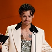 Harry Styles på Grammygalan 2023, när han vann årets album.