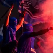 IFK Göteborgs supportrar med bengaler under fotbollsmatchen i Allsvenskan mellan GAIS och IFK Göteborg den 11 augusti 2025 i Göteborg. 
