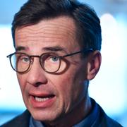 Ulf Kristersson har skrivit ett inlägg på Facebook där han kritiserar Jomshofs uttalande. 