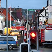 Polis och räddningstjänst på plats där händelsen inträffade. 