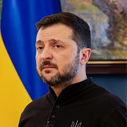 Efter de senaste ryska attackerna mot Ukraina ber Volodymyr Zelenskyj nu om att USA ska skicka fler robotar till luftvärnssystemet Patriot.