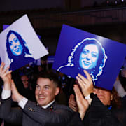 Plackat på Liberalernas partiledare Simona Mohamsson (L) under hennes tal när partiets landsmöte på Karlstad.