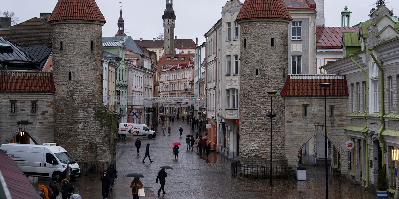En bild på ett regnigt Tallinn. Illustrationsbild.